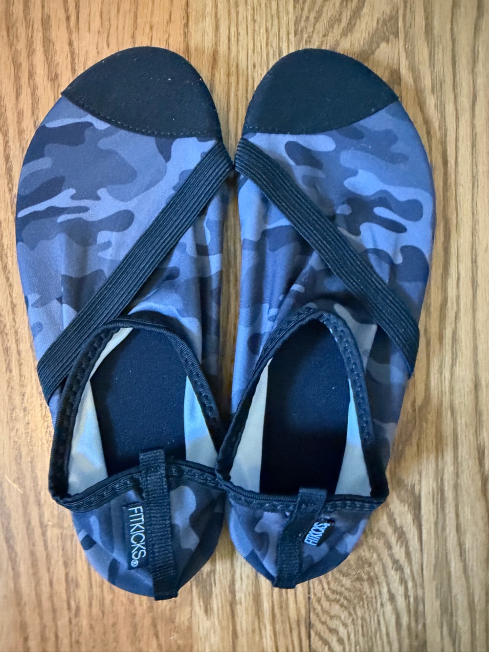 FITKICKS Women’s L 8.5-9.5 Camo Water Shoes Cross Strap Aqua Beach Pool
